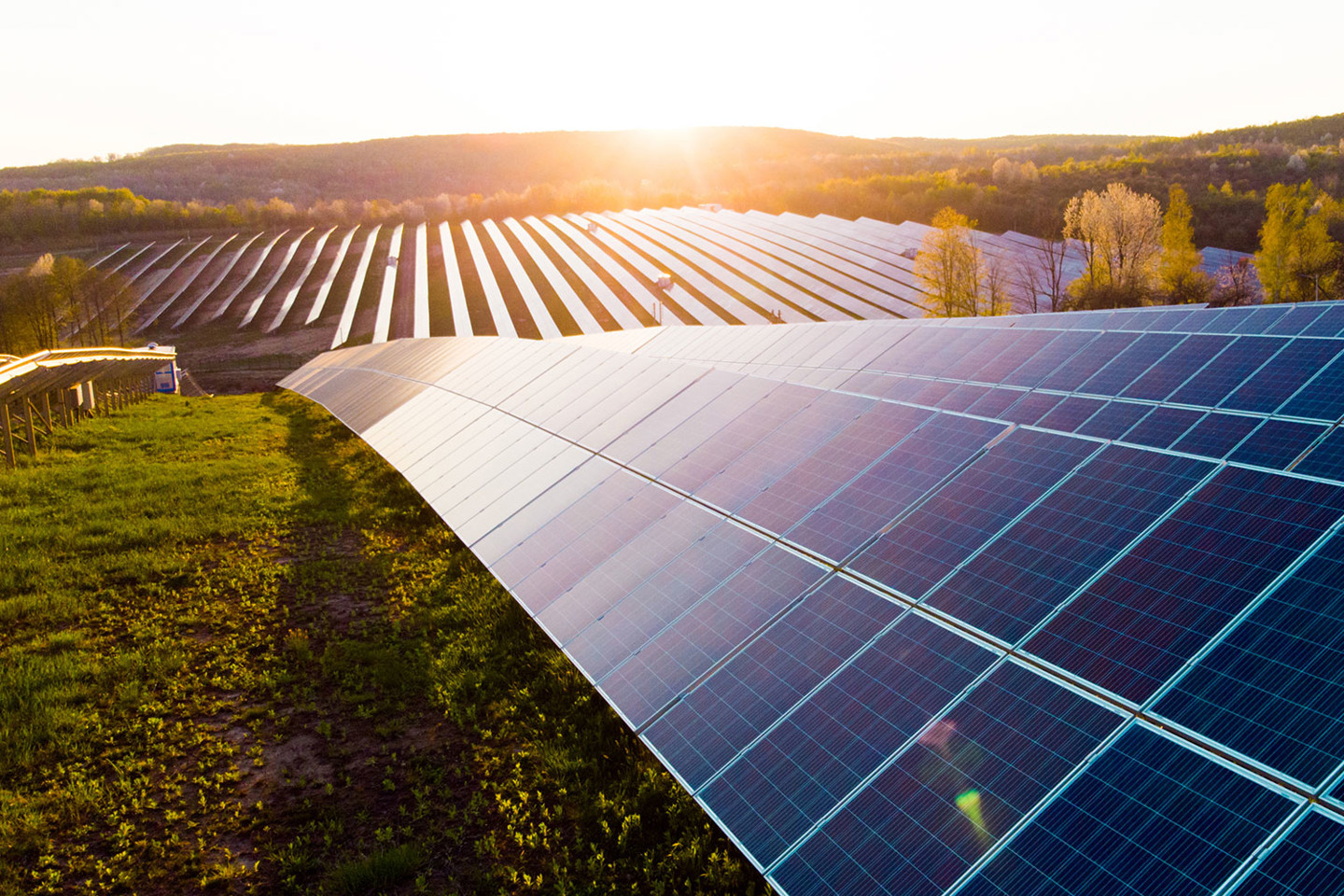 Solar_farm_AdobeStock.jpg (1)