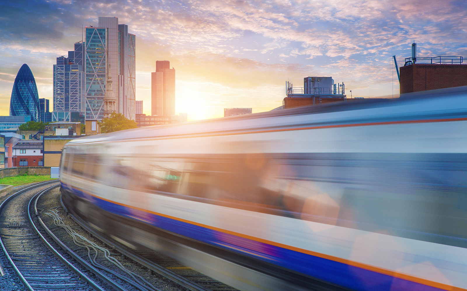 A fast blur image of a train approaching London