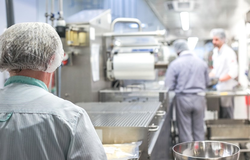 large-kitchen-2765065_960_720.jpg