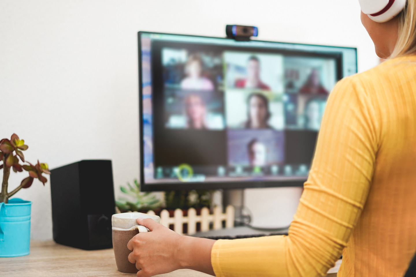 Online-community-engagement-Victoria.jpg